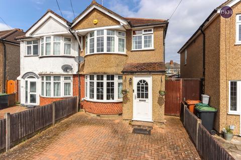 Malvern Way, Rickmansworth WD3 3 bed semi