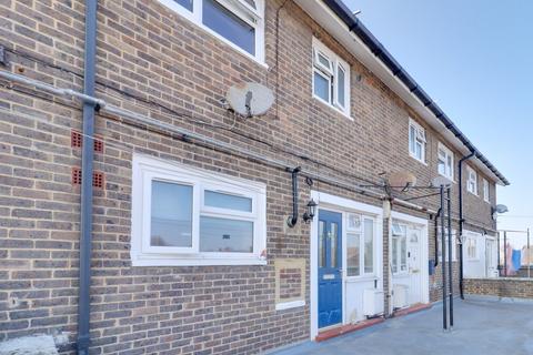 Romford Road, Aveley RM15 3 bed maisonette for sale
