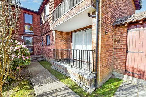 Hilders Farm Close, Crowborough, East... 2 bed ground floor flat for sale