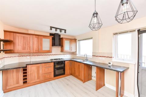 Green Way, Tunbridge Wells TN2 3 bed semi