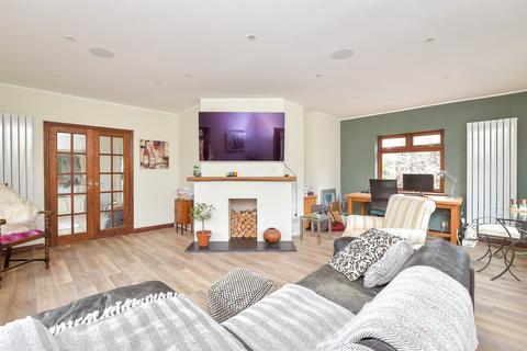 Barn Close, Wick, Littlehampton, West... 2 bed detached bungalow for sale