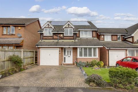Fair Ridge, High Wycombe HP11 4 bed detached house for sale