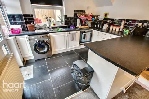 Pilton Vale, Newport 3 bed semi