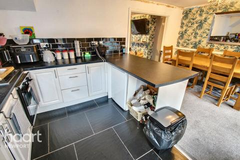 Pilton Vale, Newport 3 bed semi