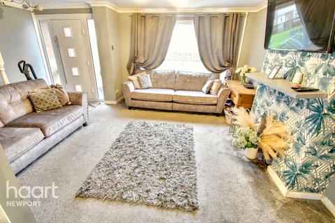 Pilton Vale, Newport 3 bed semi