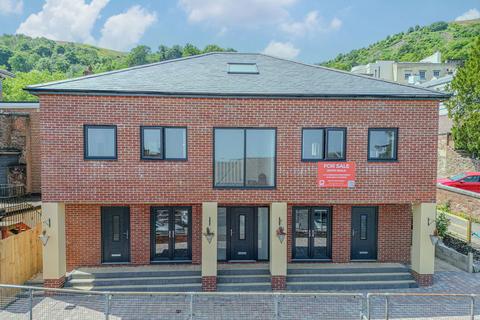 Edith Walk, Malvern, Worcestershire... 3 bed duplex for sale