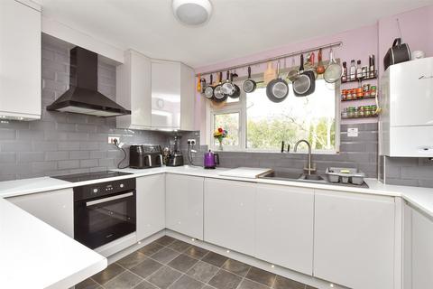 Oakfield Drive, Reigate, Surrey 2 bed flat for sale