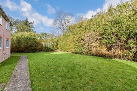 St. Nicholas Court, Crawley, West Sussex 2 bed flat for sale