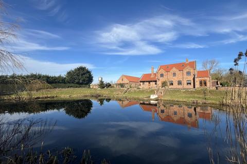 Hollym, Withernsea 3 bed farm house for sale