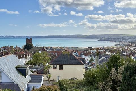 Headland Court, Paignton 2 bed apartment for sale