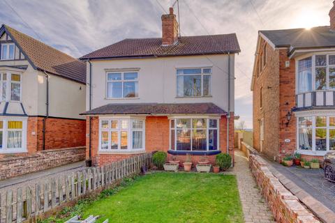 Highland Grove, Worksop, S81 4 bed semi