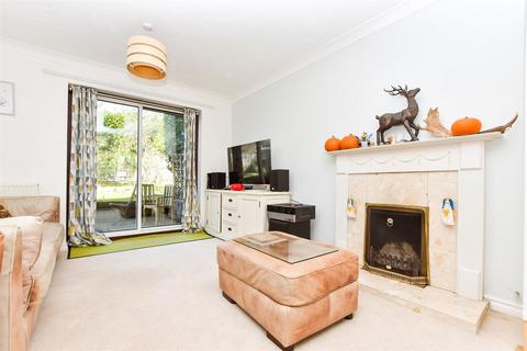Saunders Close, Uckfield, East Sussex 4 bed detached house for sale