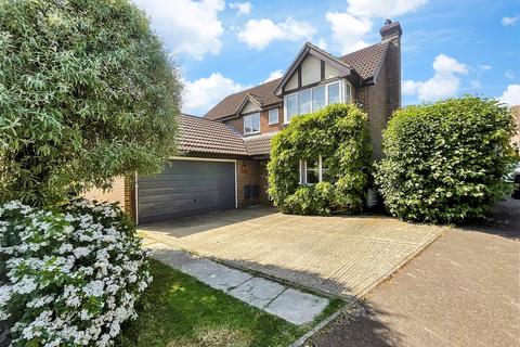 Saunders Close, Uckfield, East Sussex 4 bed detached house for sale