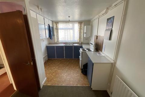 Downland Avenue, Peacehaven, East Sussex 2 bed terraced house