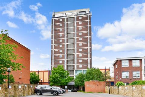 Clarendon Road, Wallington, Surrey 2 bed flat for sale