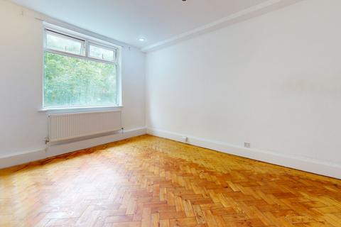 Babington Road, Clive Court Babington... 2 bed flat for sale
