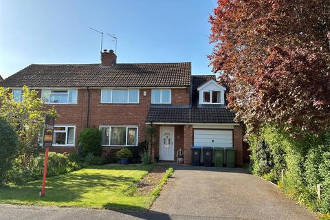 South Green Drive... 4 bed semi