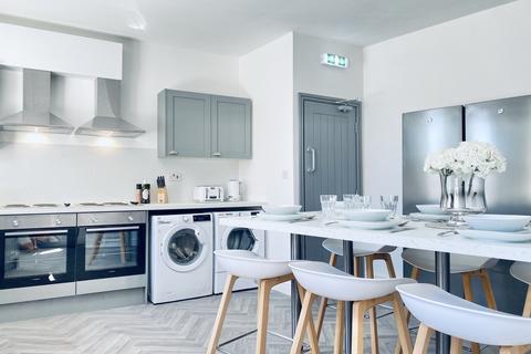 Great Houghton, S72 6 bed end of terrace house for sale