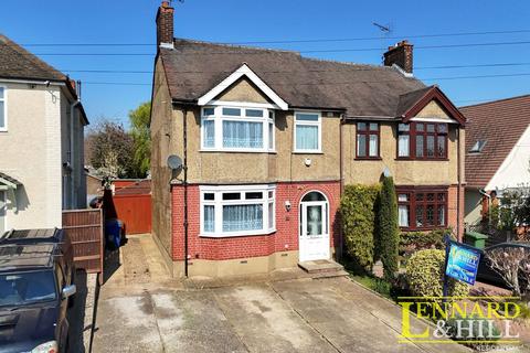 Lander Road, Grays RM17 3 bed semi