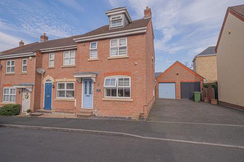 Old Dickens Heath Road, Shirley, B90 4 bed end of terrace house for sale