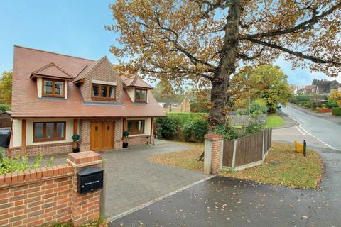 Tolmers Avenue, Cuffley EN6 4 bed detached house for sale