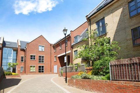 Coopers Yard, Hitchin, SG5 2 bed apartment for sale
