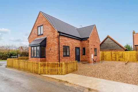 Siltside, Gosberton Risegate 2 bed detached house for sale