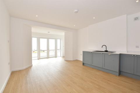 Esplanade, Ventnor, Isle of Wight 2 bed ground floor flat for sale