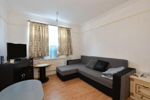 Mill Lane, Chadwell Heath, Essex 2 bed ground floor flat for sale