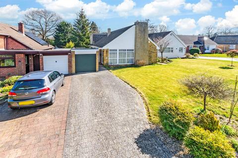 Ashleigh Close, Meopham, Gravesend, Kent 3 bed detached bungalow for sale