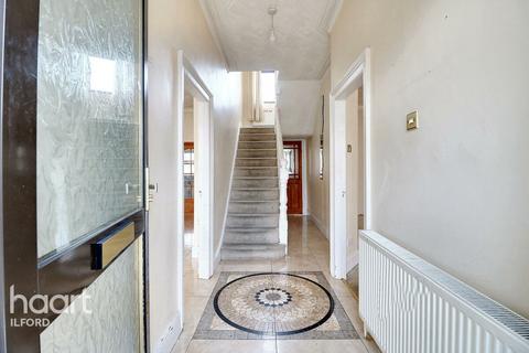 De Vere Gardens, Ilford 4 bed end of terrace house for sale