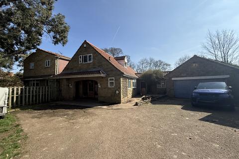Spinney Hill, Sprotbrough DN5 3 bed detached bungalow for sale