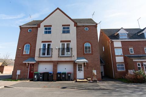 Burberry Avenue, Hucknall NG15 3 bed semi