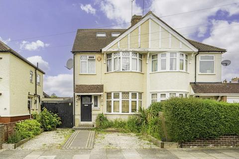 Chester Avenue, Whitton TW2 5 bed house for sale