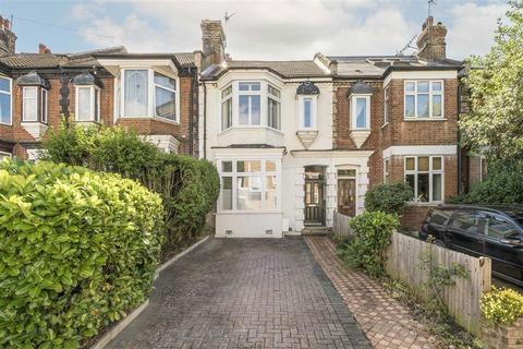 Wellington Gardens, London SE7 3 bed house for sale