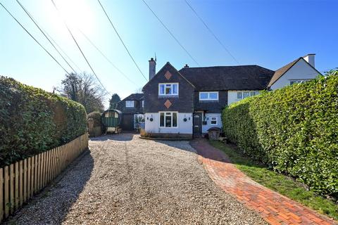 Boundstone Close, Farnham GU10 4 bed semi
