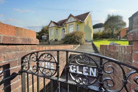Carmarthen Road, Ferryside 2 bed detached bungalow for sale