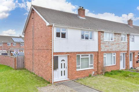 Brocklands, Havant, Hampshire 2 bed end of terrace house for sale