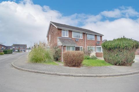 Ibbott Crescent, Somersham, PE28 3 bed semi