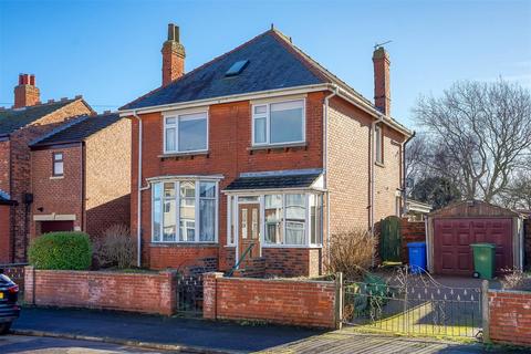 Chestnut Avenue, Withernsea 3 bed detached house for sale