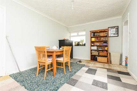 Woodlands Avenue, Sidcup, Kent 2 bed semi