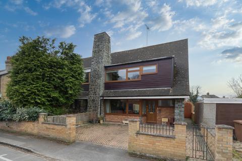 Elmthorpe Road Wolvercote OX2 8PA 3 bed semi
