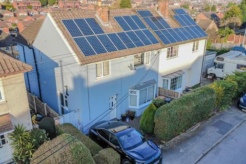 Calverton Avenue, Carlton, Nottingham 4 bed semi