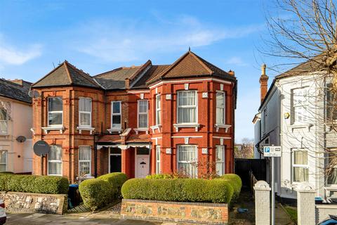 Melrose Avenue, London NW2 5 bed semi