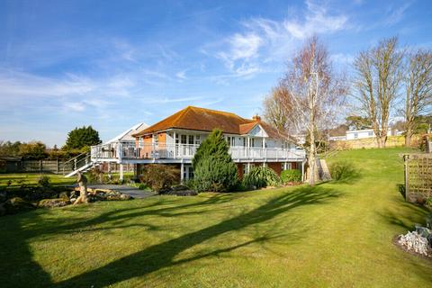 Cliff Road, Hythe, CT21 5 bed detached house for sale