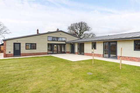 Wills Ayley, Sewards End CB10 4 bed detached house for sale