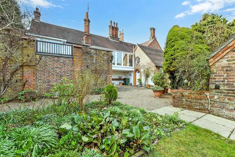 Laglands Close, Reigate, Surrey 4 bed link detached house for sale
