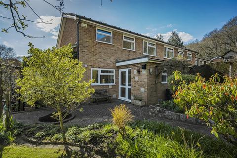 Sunvale Close, Haslemere 3 bed semi