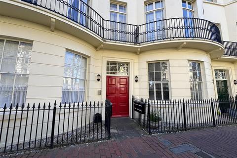 Alexander Terrace, Worthing 1 bed apartment for sale