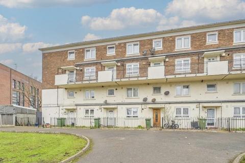 Fox Close, London, E16 3 bed maisonette for sale